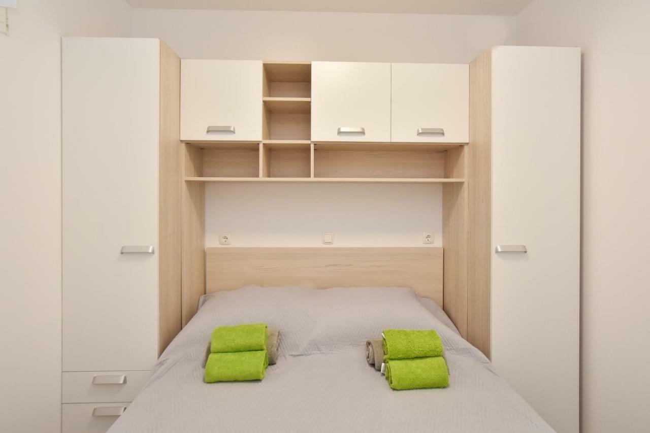 Apartmani Iva&Ante Dugi Rat Kültér fotó